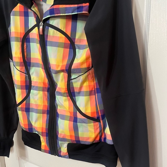 Lululemon Run Track Attack Jacket Seawheeze plaid size 4 - Picture 4 of 8